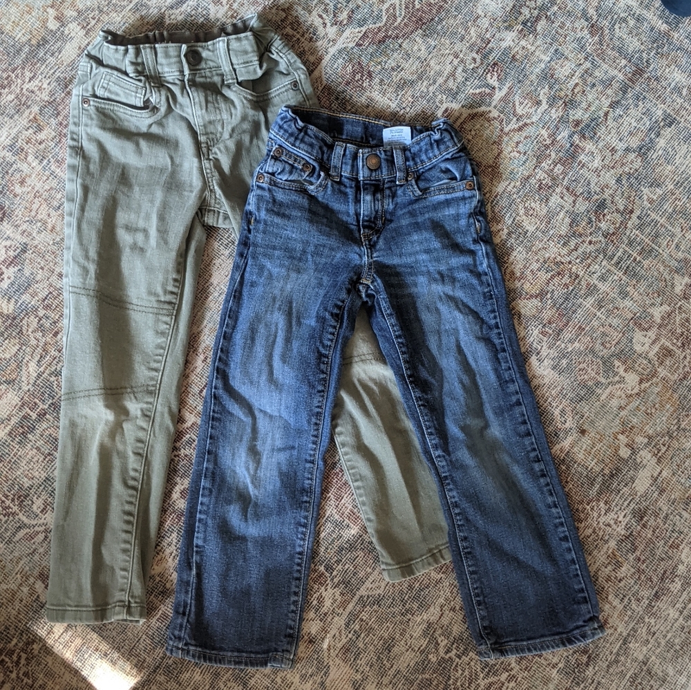 Bundle 2 prs Size 6 jeans